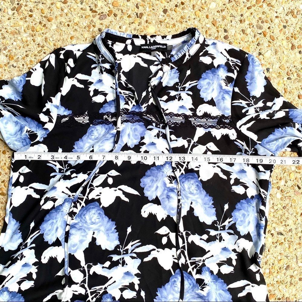 Like New Karl Lagerfeld Paris Floral Lace Boho Blouse Size M - Picture 7 of 9